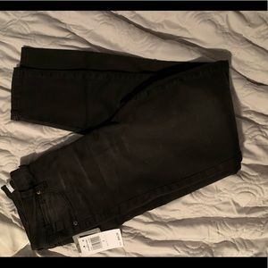 Black ankle skinny jeans